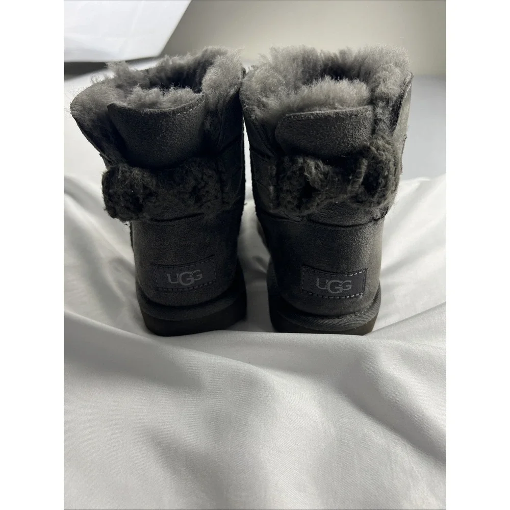 UGG Kids Bailey Bow Gray Suede Boots Youth Size US 3 / EU 35